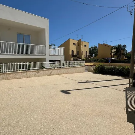 - Via Del Mare